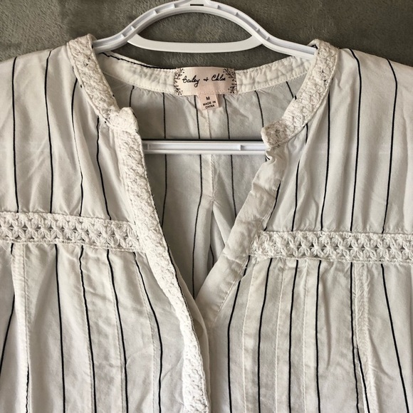 Bailey & Chloe Women Blouse Size M Stripes V Neck Roll tab Sleeve Flowy Summer - Picture 3 of 15